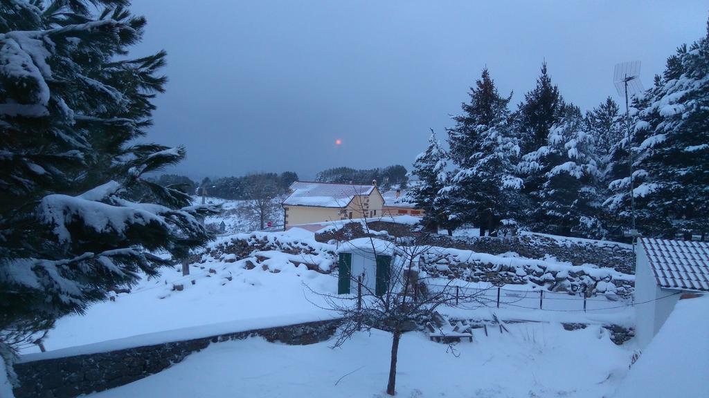Barajas de Gredos Hotel Rural La Dehesilla מראה חיצוני תמונה