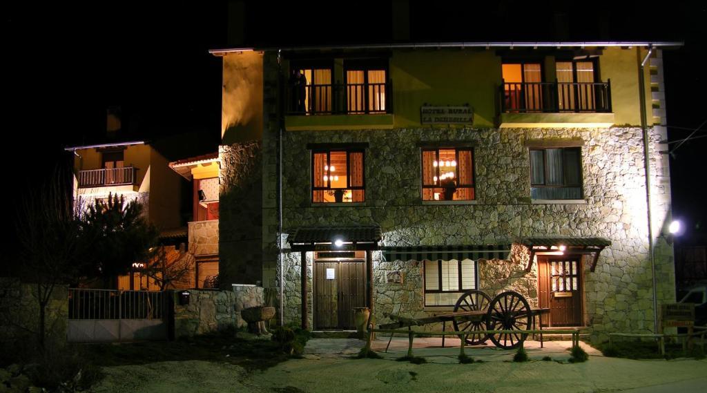 Barajas de Gredos Hotel Rural La Dehesilla מראה חיצוני תמונה