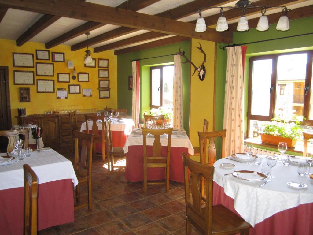 Barajas de Gredos Hotel Rural La Dehesilla מראה חיצוני תמונה